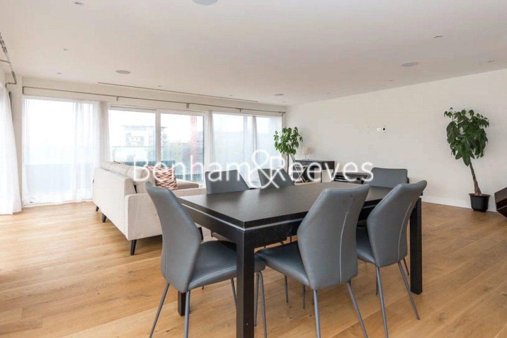 3 bedrooms apartments/flats for sale in East Drive, London - NW9 view 3