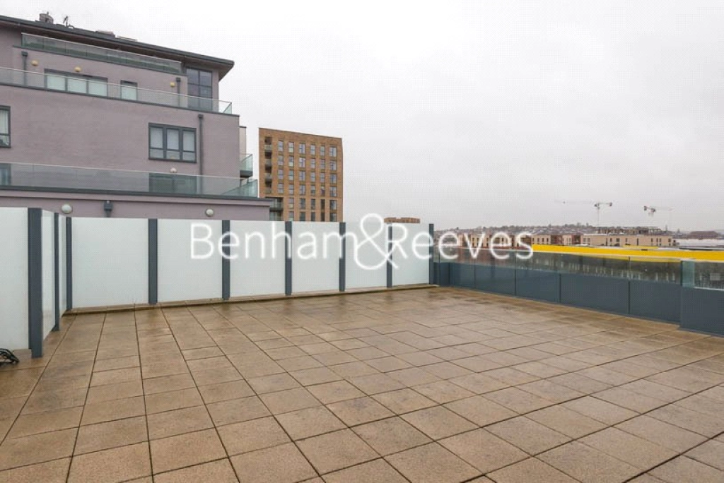 3 bedrooms apartments/flats for sale in East Drive, London - NW9 view 8