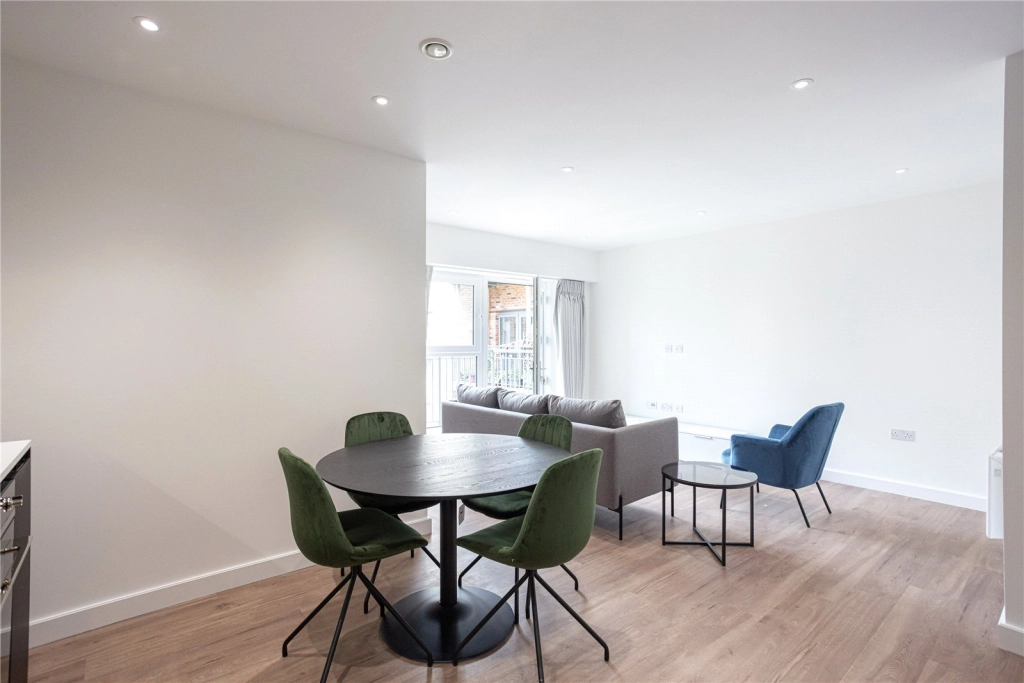 2 bedrooms apartments/flats for sale in Commander Avenue, London - NW9 view 2
