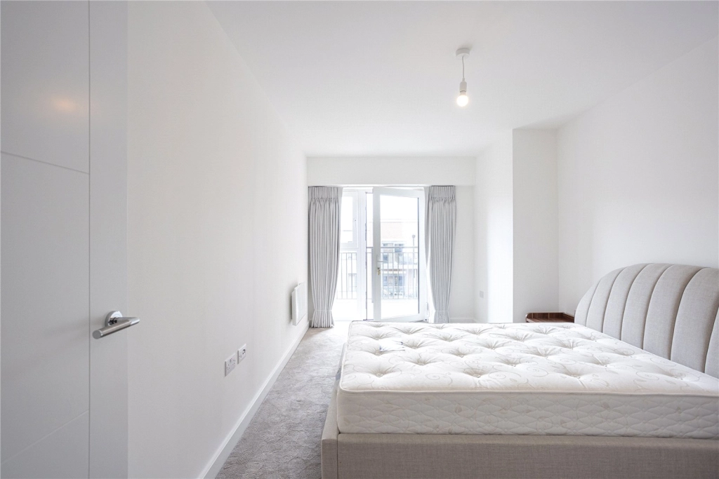 2 bedrooms apartments/flats for sale in Commander Avenue, London - NW9 view 5