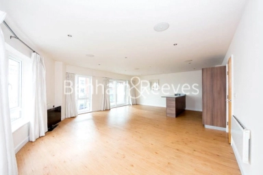 Boulevard Drive, London - NW9 view 1