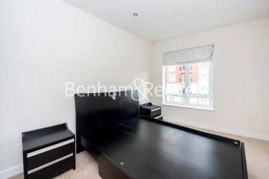 Boulevard Drive, London - NW9 view 4