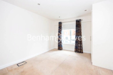 Boulevard Drive, London - NW9 view 7