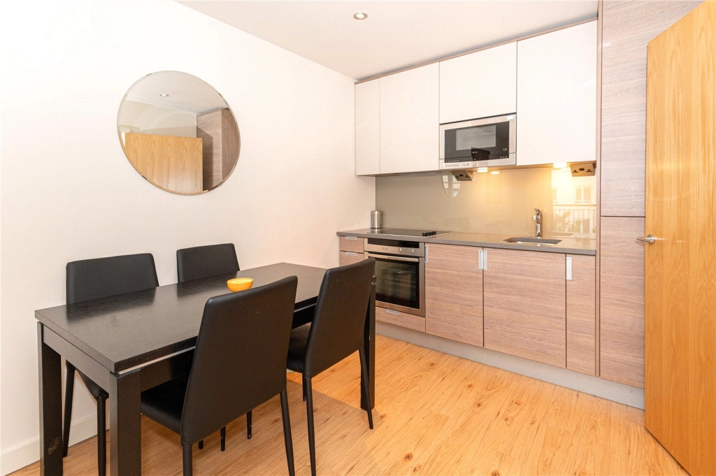 1 bedroom apartments/flats for sale in Heritage Avenue, London - NW9 view 2