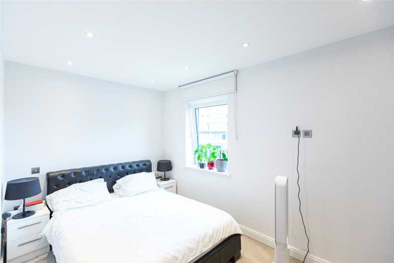 1 bedroom apartments/flats for sale in Holman Road, Battersea - SW11 view 5