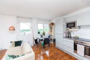 Holman Road, Battersea - SW11 view 13