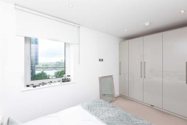 1 bedroom apartments/flats to sale in Holman Road, Battersea-image 9