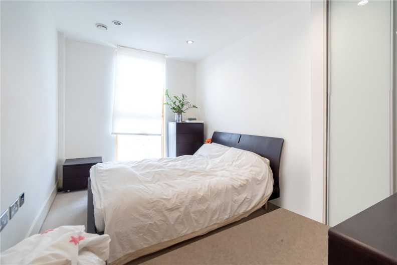 2 bedrooms apartments/flats to sale in Province Square, Blackwall-image 5