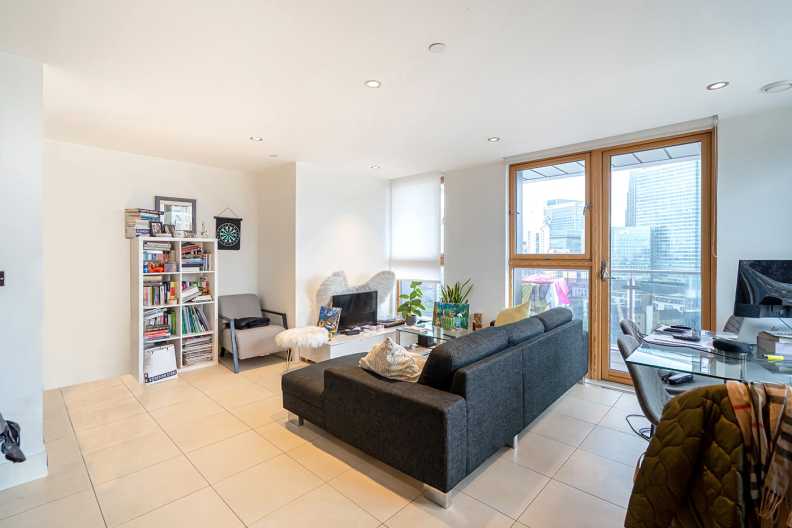 2 bedrooms apartments/flats to sale in Province Square, Blackwall-image 3