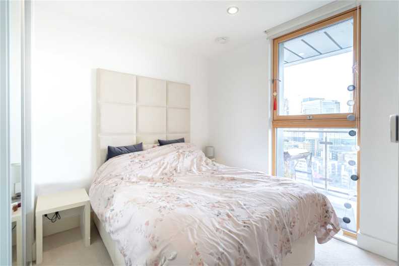 2 bedrooms apartments/flats to sale in Province Square, Blackwall-image 4