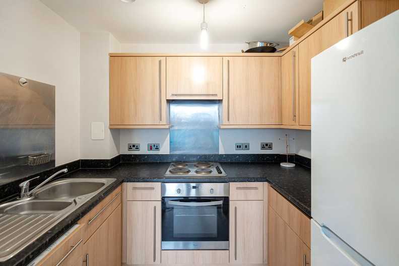 1 bedroom apartments/flats to sale in Charcot Road, Pulse, Colindale-image 4