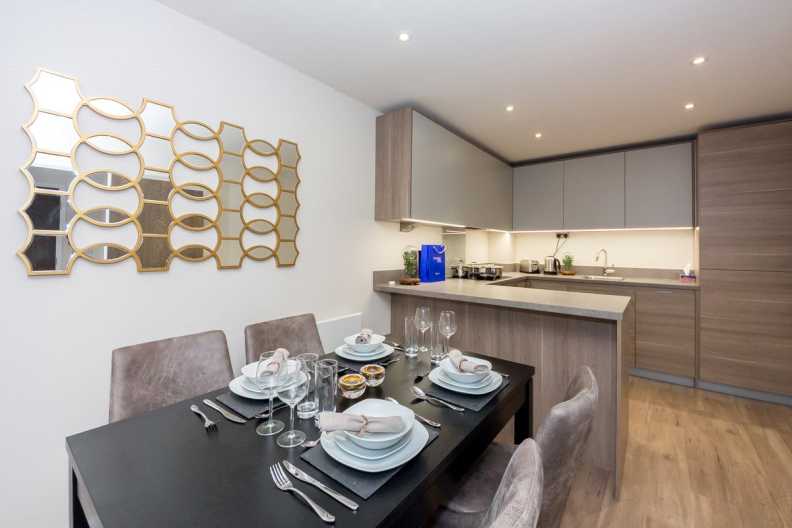 1 bedroom apartments/flats to sale in Beaufort Square, Beaufort, Colindale-image 1