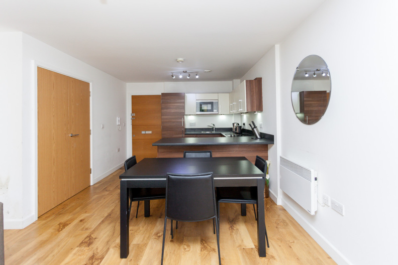 1 bedroom apartments/flats to sale in Park Lodge Avenue, West Drayton-image 4