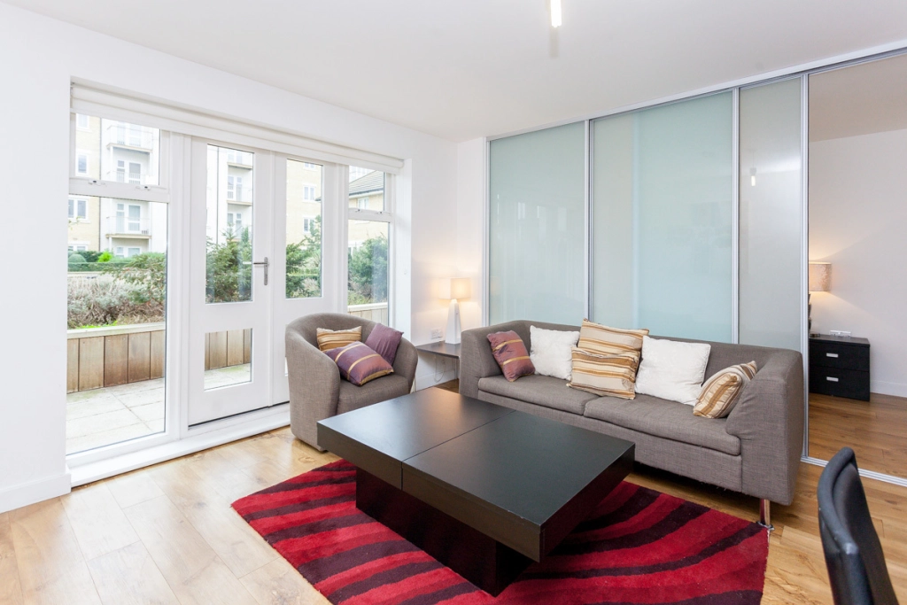 1 bedroom apartments/flats to sale in Park Lodge Avenue, West Drayton-image 1