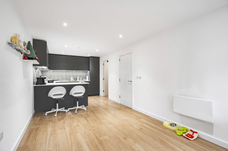 2 bedrooms apartments/flats to sale in Caversham Road, Beaufort Park, Colindale-image 8