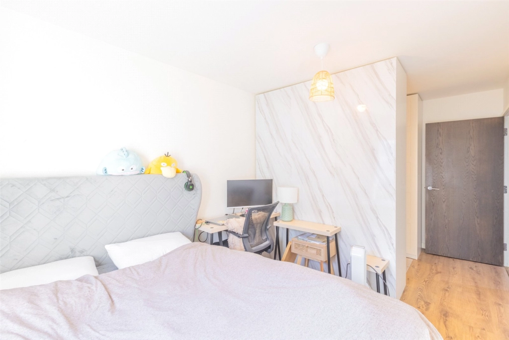 2 bedrooms apartments/flats for sale in East Drive, Beaufort Park, Colindale - NW9 view 13