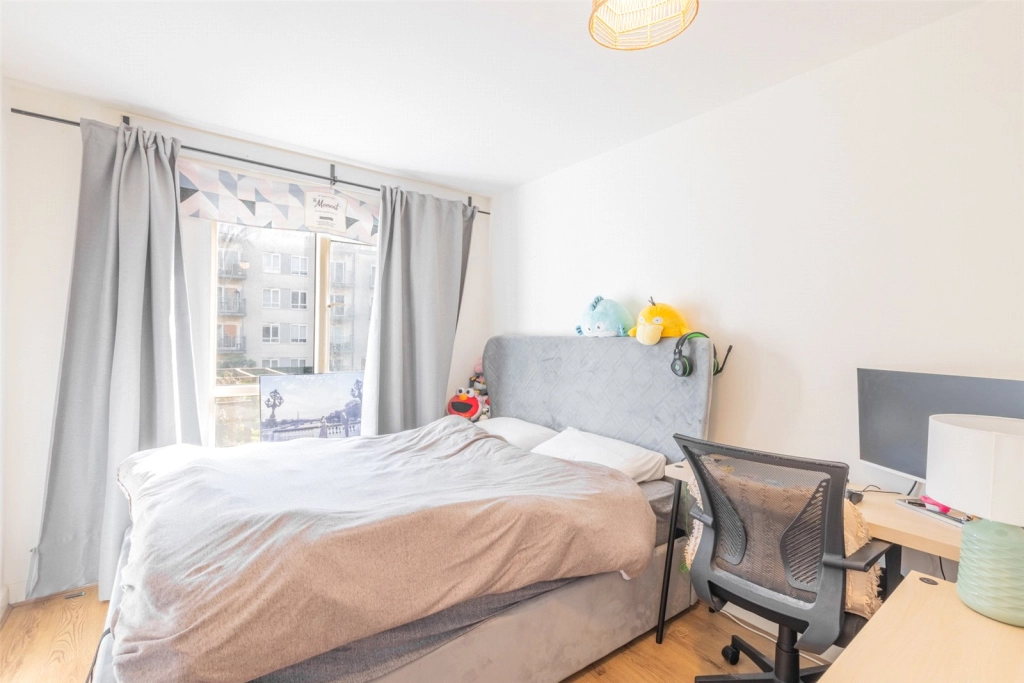 2 bedrooms apartments/flats for sale in East Drive, Beaufort Park, Colindale - NW9 view 14