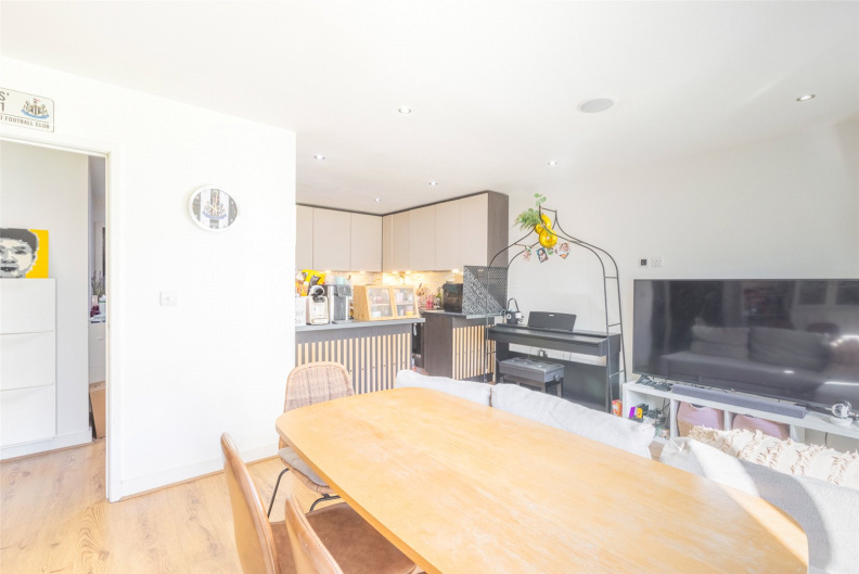 2 bedrooms apartments/flats to sale in East Drive, Beaufort Park, Colindale-image 11