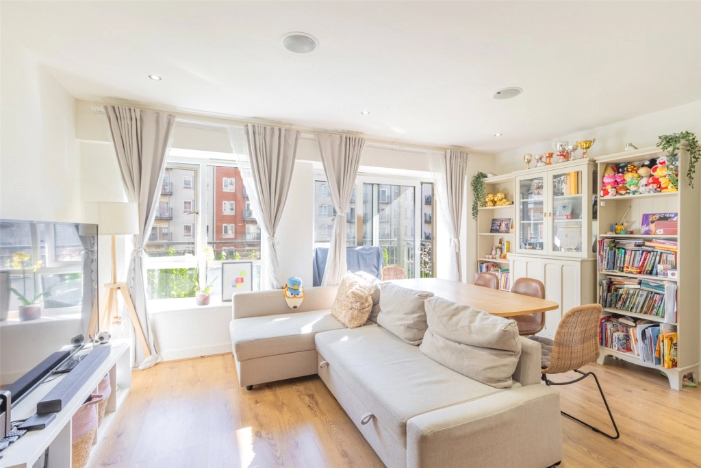 2 bedrooms apartments/flats for sale in East Drive, Beaufort Park, Colindale - NW9 view 2