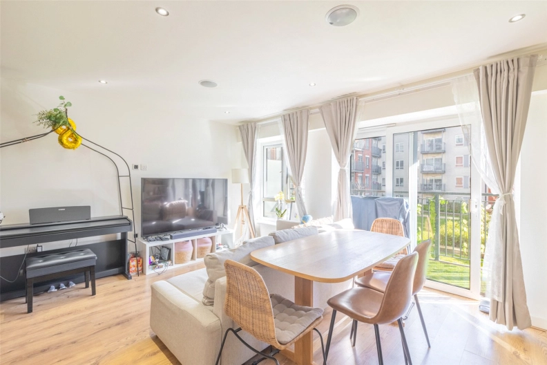 2 bedrooms apartments/flats to sale in East Drive, Beaufort Park, Colindale-image 1