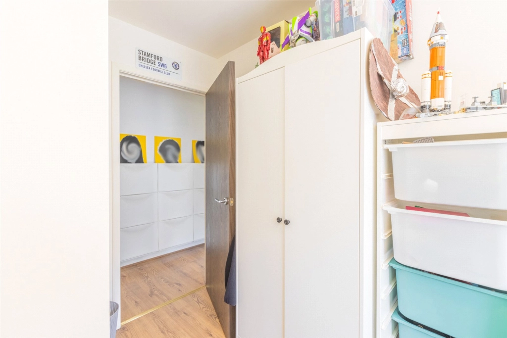 2 bedrooms apartments/flats for sale in East Drive, Beaufort Park, Colindale - NW9 view 15