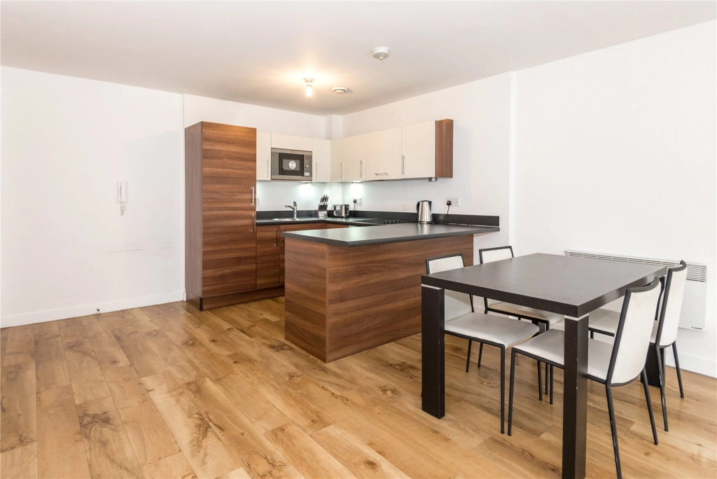 1 bedroom apartments/flats for sale in Park Lodge Avenue, West Drayton - UB7 view 5