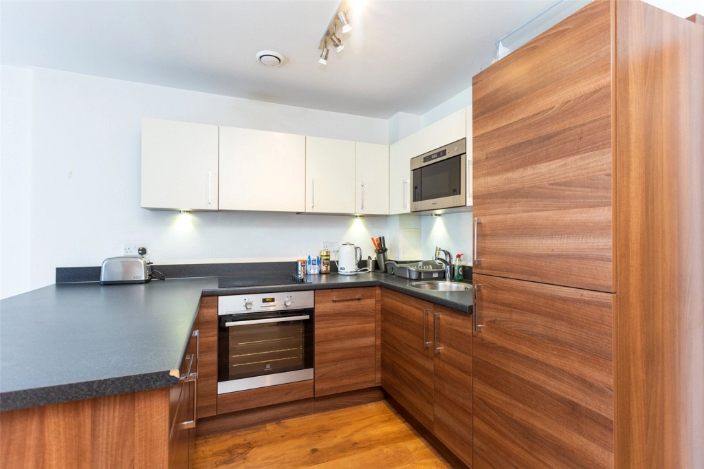 1 bedroom apartments/flats for sale in Park Lodge Avenue, West Drayton - UB7 view 5