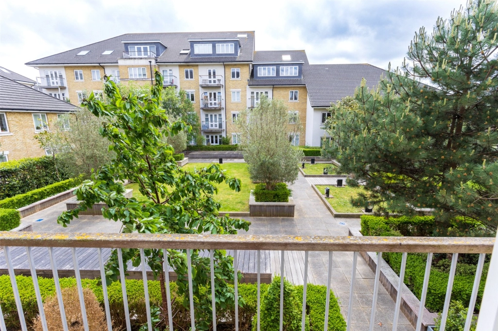 1 bedroom apartments/flats for sale in Park Lodge Avenue, West Drayton - UB7 view 2