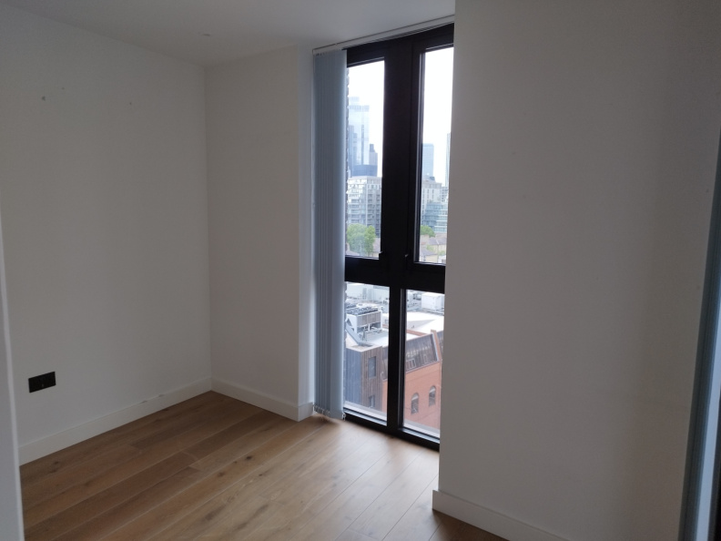 3 bedrooms apartments/flats to sale in Emery Way, London-image 6