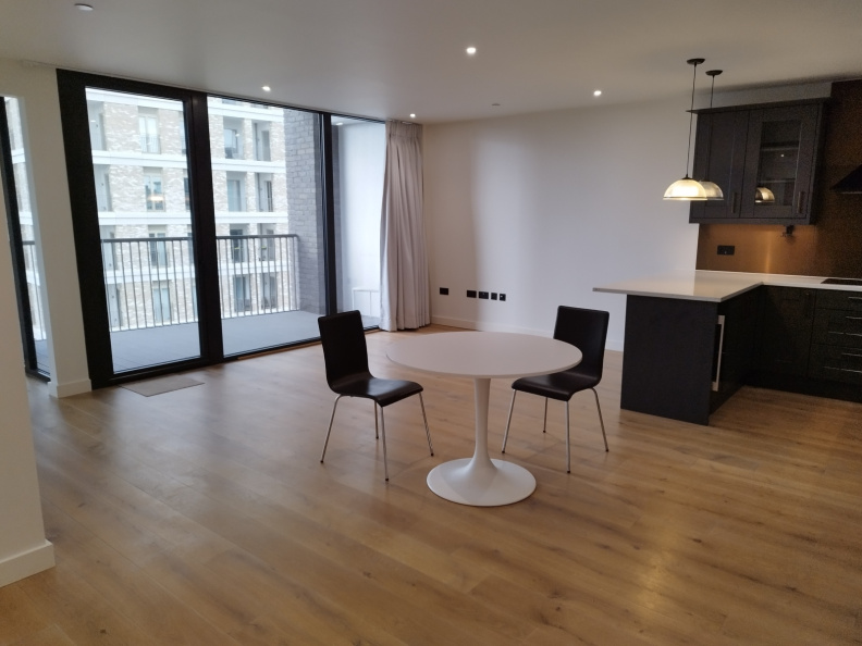 3 bedrooms apartments/flats to sale in Emery Way, London-image 2