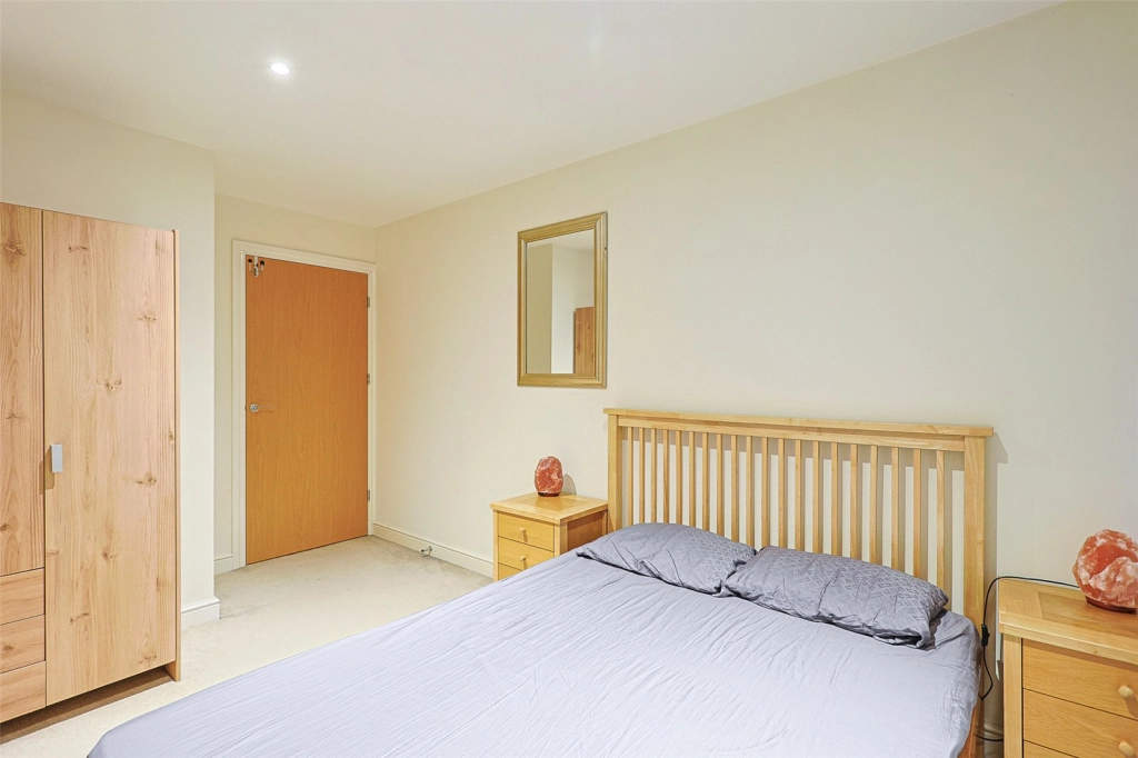 1 bedroom apartments/flats for sale in Tanner Close, Colindale - NW9 view 5