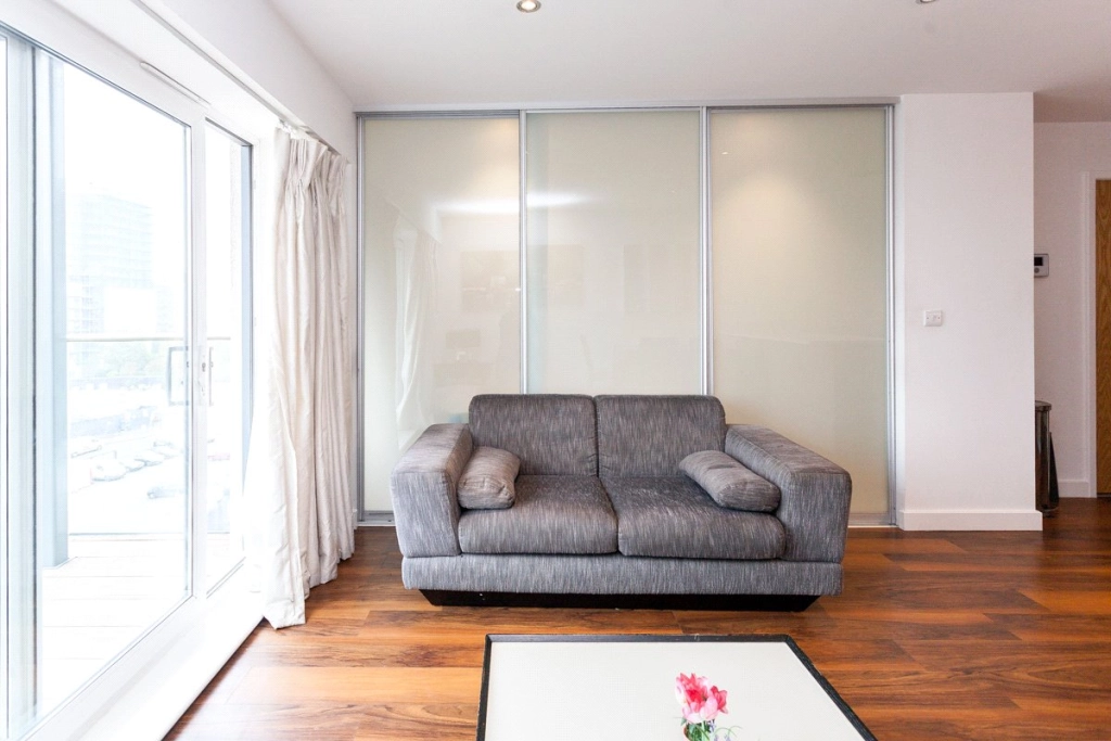 1 bedroom apartments/flats for sale in East Drive, Beaufort Park, Colindale - NW9 view 7