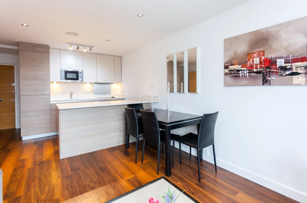 1 bedroom apartments/flats for sale in East Drive, Beaufort Park, Colindale - NW9 view 8