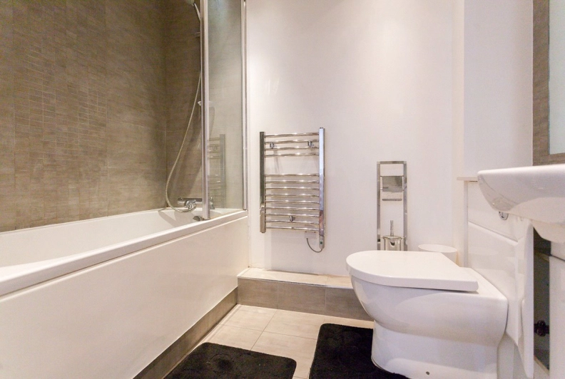 1 bedroom apartments/flats to sale in East Drive, Beaufort Park, Colindale-image 8