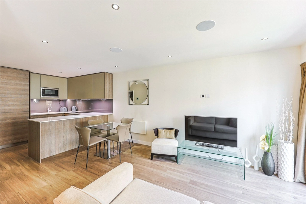 1 bedroom apartments/flats for sale in East Drive, Beaufort Park, Colindale - NW9 view 4