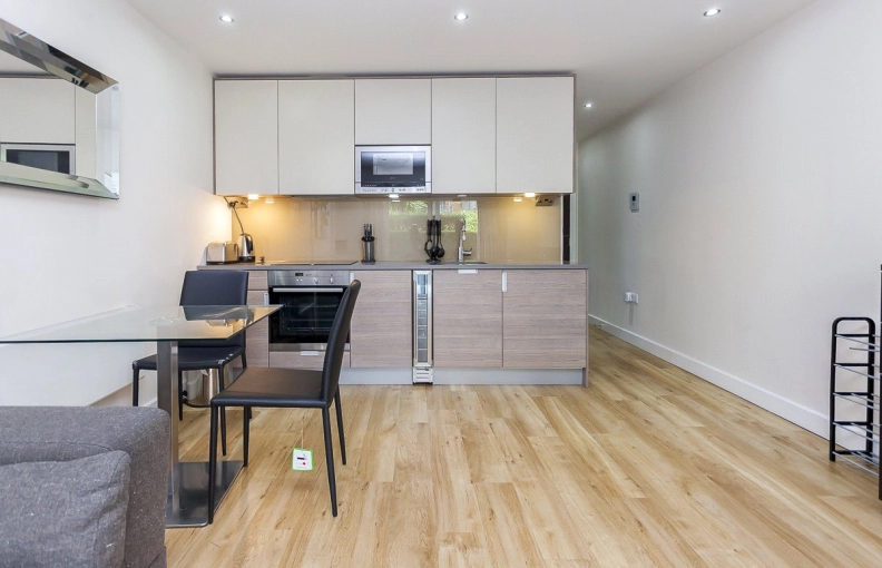 Studio apartments/flats to sale in Boulevard Drive, Beaufort Park, Colindale-image 5