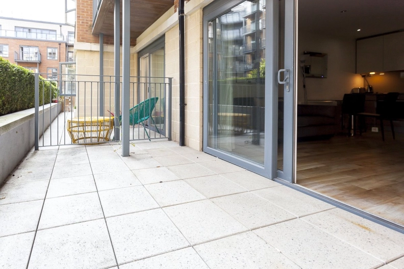 Studio apartments/flats to sale in Boulevard Drive, Beaufort Park, Colindale-image 7