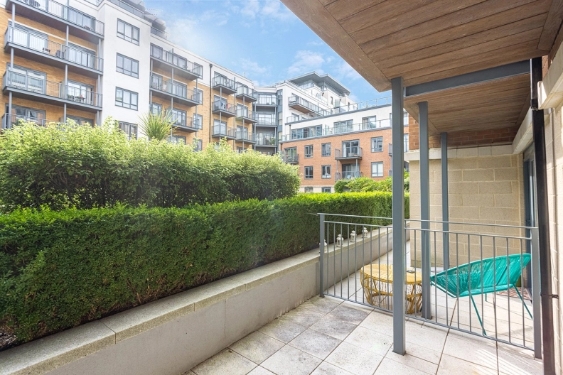 Studio apartments/flats to sale in Boulevard Drive, Beaufort Park, Colindale-image 8