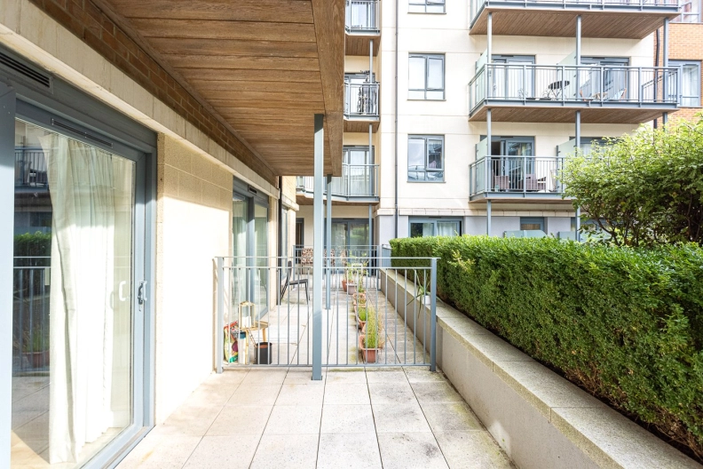 Studio apartments/flats to sale in Boulevard Drive, Beaufort Park, Colindale-image 11