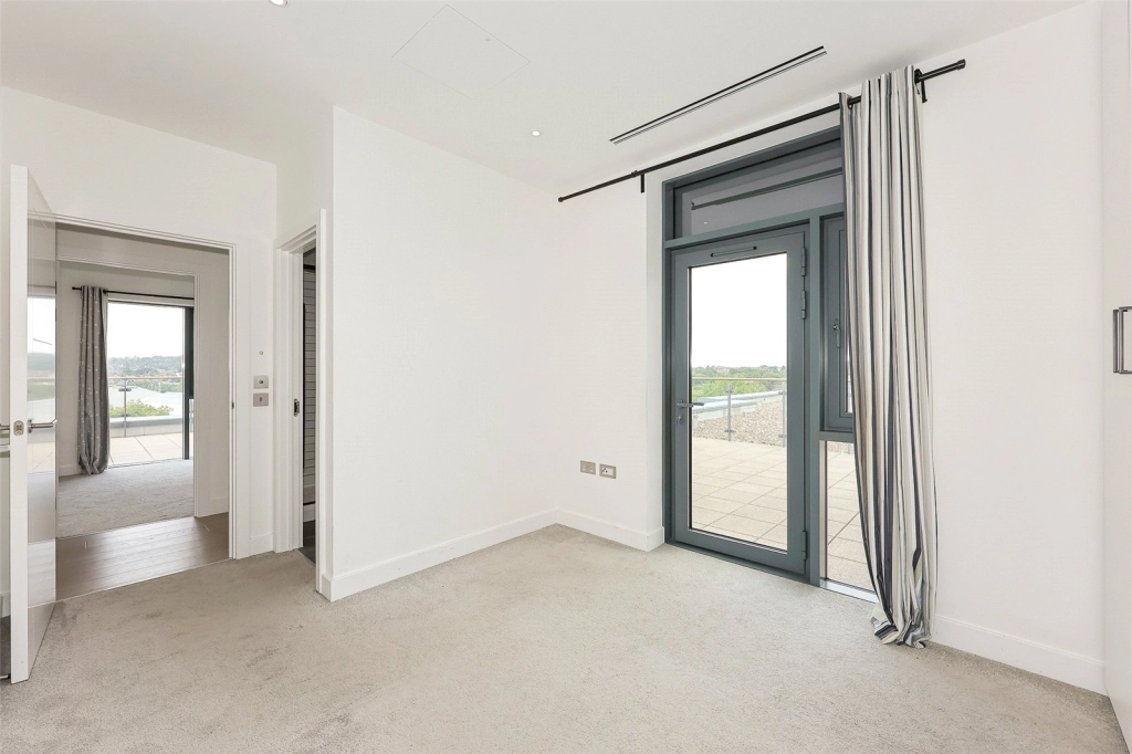 3 bedrooms apartments/flats for sale in Beaufort Square, Beaufort Park, Colindale - NW9 view 13