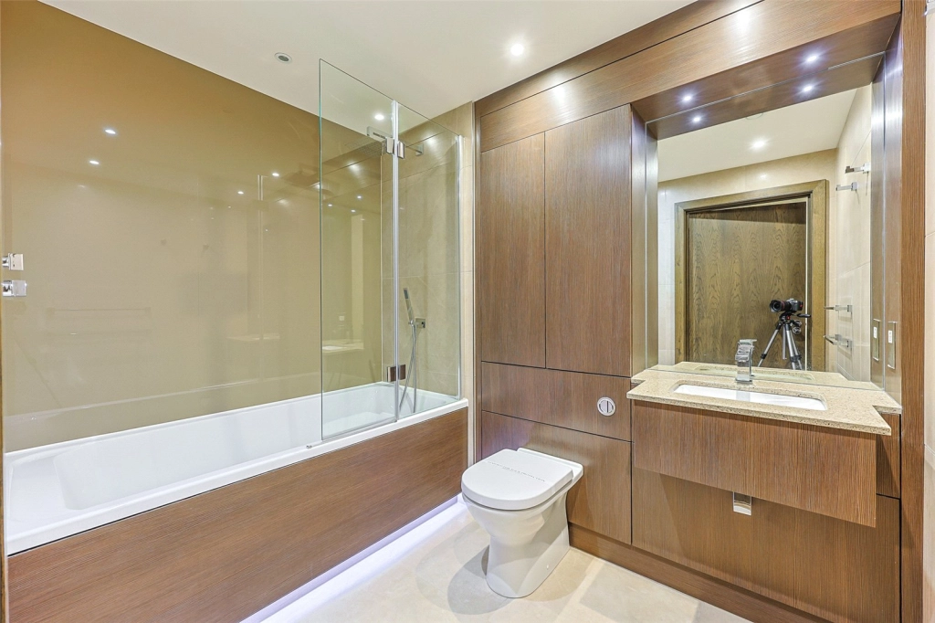 2 bedrooms apartments/flats for sale in Beaufort Square, Beaufort Park, Colindale - NW9 view 8