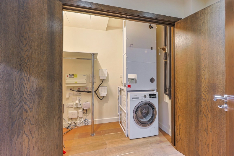 2 bedrooms apartments/flats to sale in Beaufort Square, Beaufort Park, Colindale-image 4