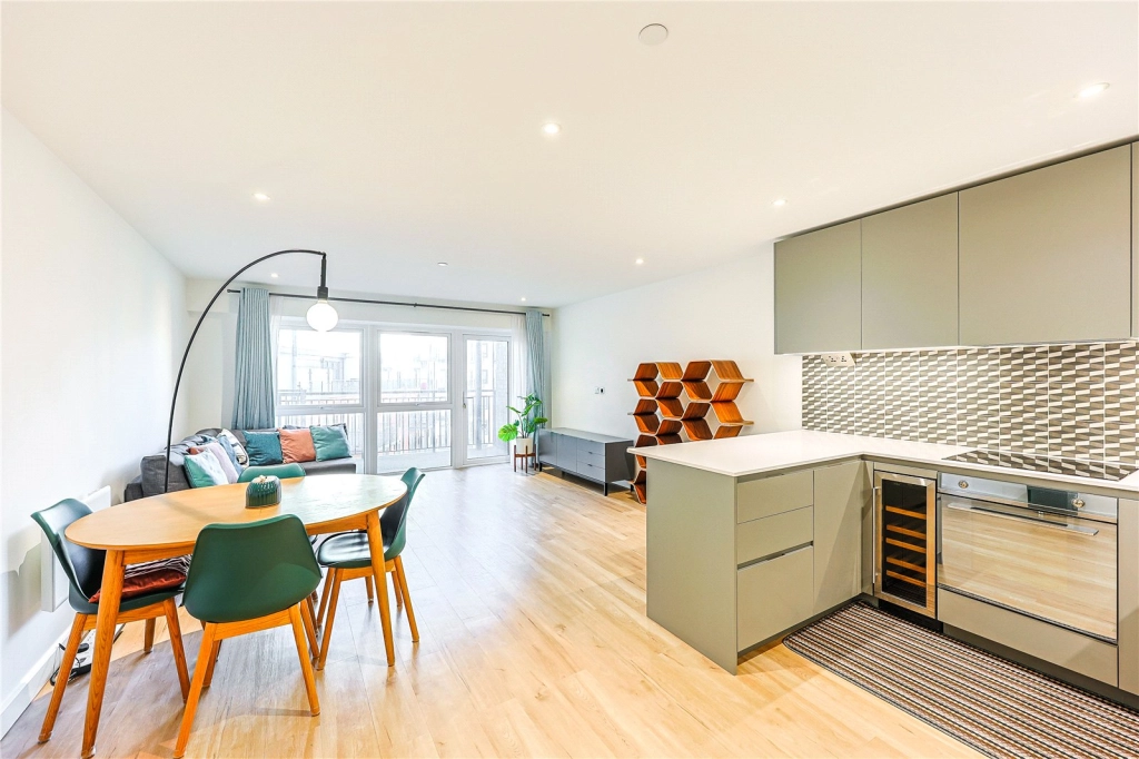 2 bedrooms apartments/flats for sale in Caversham Road, Beaufort Park, Colindale - NW9 view 4