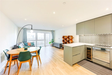 Caversham Road, Beaufort Park, Colindale - NW9 view 4