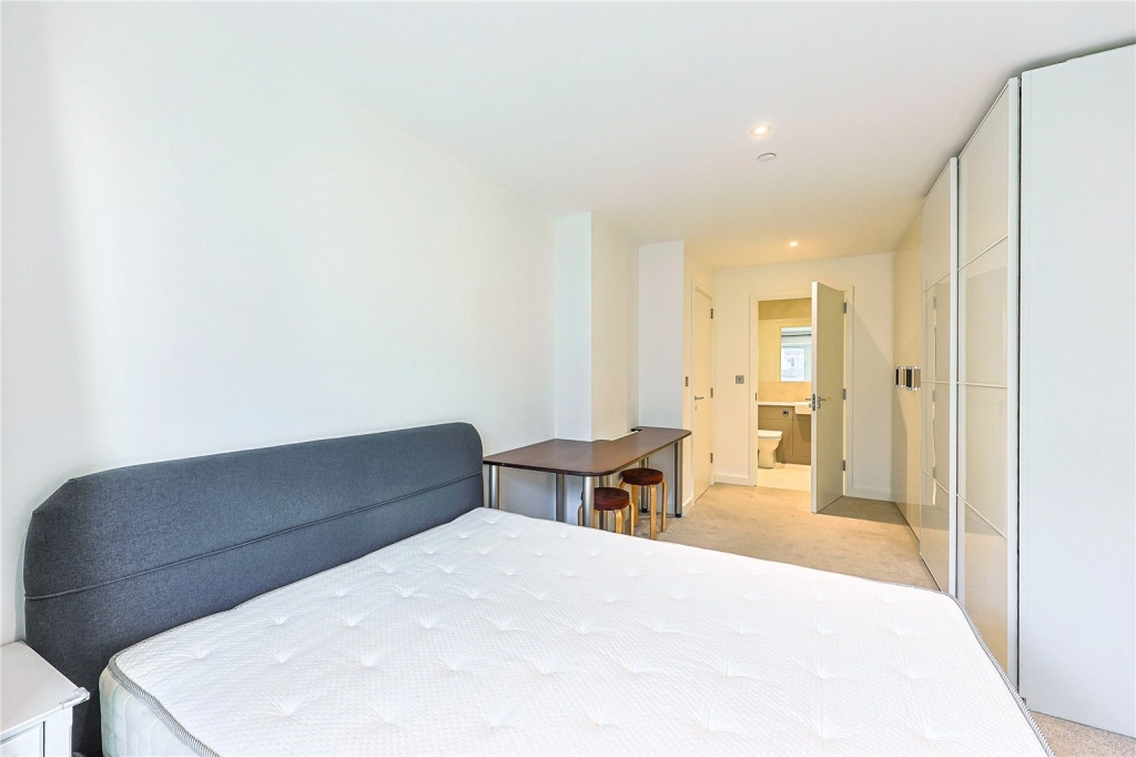 2 bedrooms apartments/flats for sale in Caversham Road, Beaufort Park, Colindale - NW9 view 8