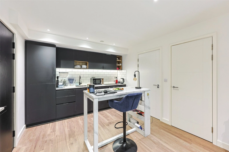 1 bedroom apartments/flats to sale in Commander Avenue, Beaufort Park, Colindale-image 5