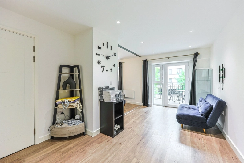 1 bedroom apartments/flats to sale in Commander Avenue, Beaufort Park, Colindale-image 3