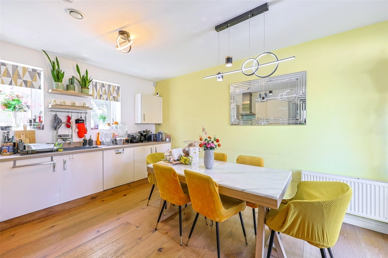 4 bedrooms houses to sale in Rowen Avenue, Colindale-image 4
