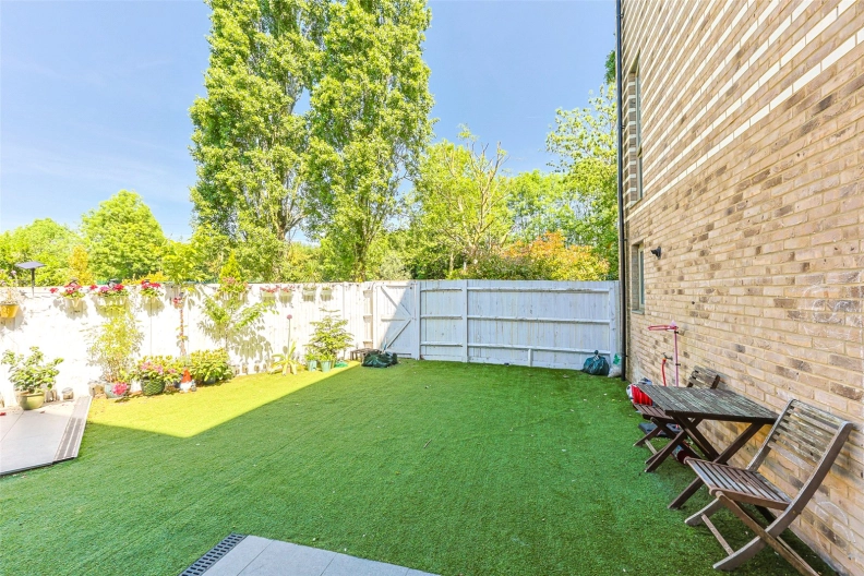 4 bedrooms houses to sale in Rowen Avenue, Colindale-image 10