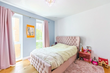 Rowen Avenue, Colindale NW9 image 6